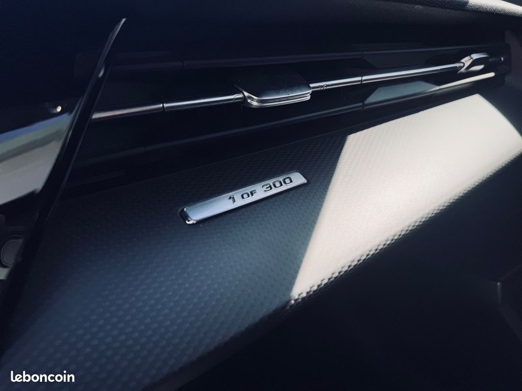 Audi RS 3 PERFORMANCE EDITION 2.5 TFSI 407 CV 1 OF 300 + TOIT OUVRANT + B&O + FREINS CERAMIQUE + GARANTIE 12 MOIS (image 39)