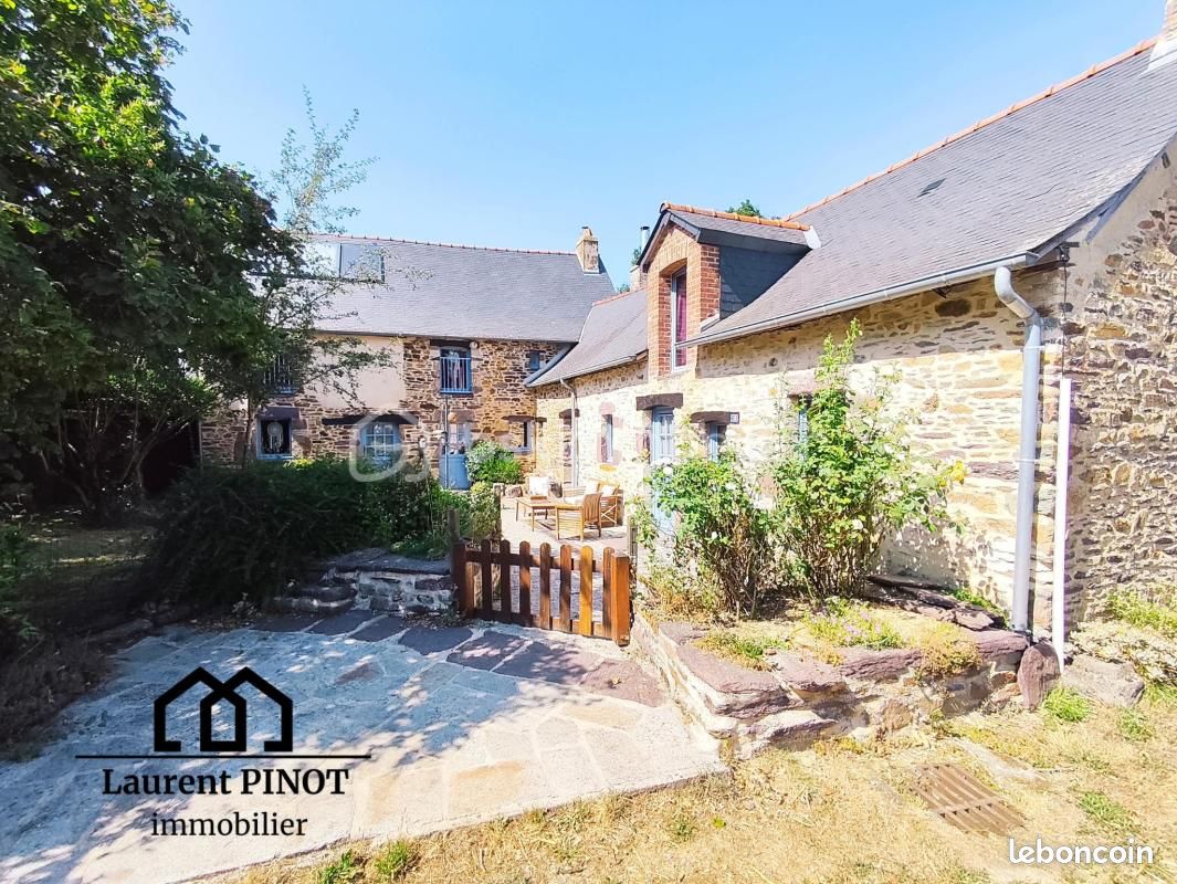 Maison 11 pièces 252 m² · à Bourgbarré · 252 m² · 499 500 €