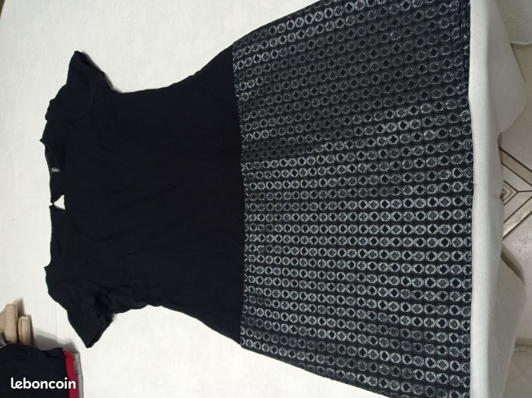 Robe (image 1)