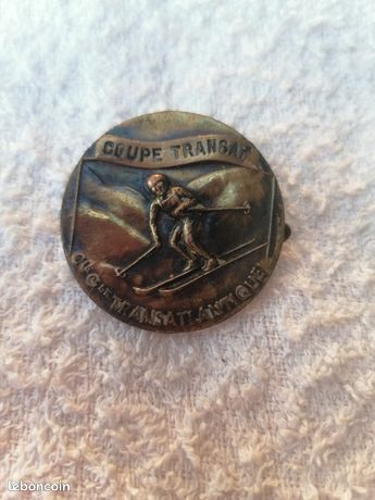 Insigne Ski Le Chamois de France Grand modèle, Augis, carte cuir
