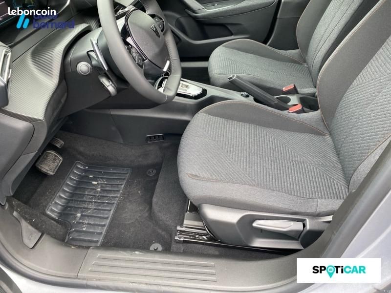 Peugeot 2008 1.2 Hybrid 145ch Style e-DCS6 (image 9)