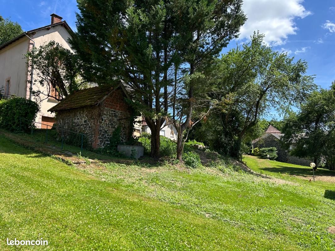 Maison 5 pièces 92 m² · à Firmi · 92 m² · 46 000 €