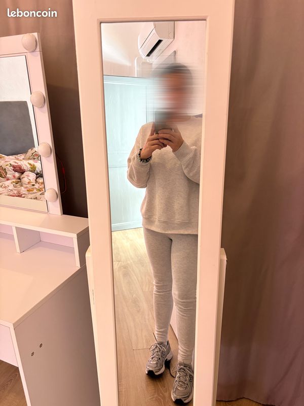 Miroir sur pieds (image 1)