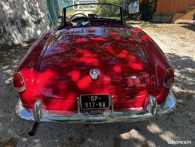 Alfa Romeo Giuletta Spider 750d (image 5)