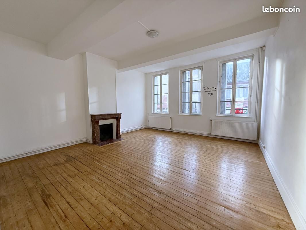 Appartement 4 pièces 118 m² · à La Fère · 118 m² · 550 €/mois