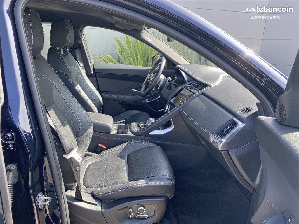Jaguar E-PACE P-300E CH PHEV AWD BVA R-Dynamic SE (image 3)