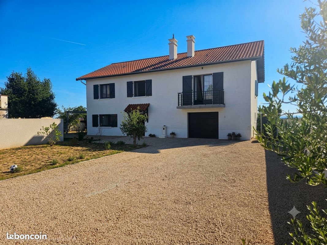 Maison 7 pièces 180 m² · à Montbrison · 180 m² · 349 900 €