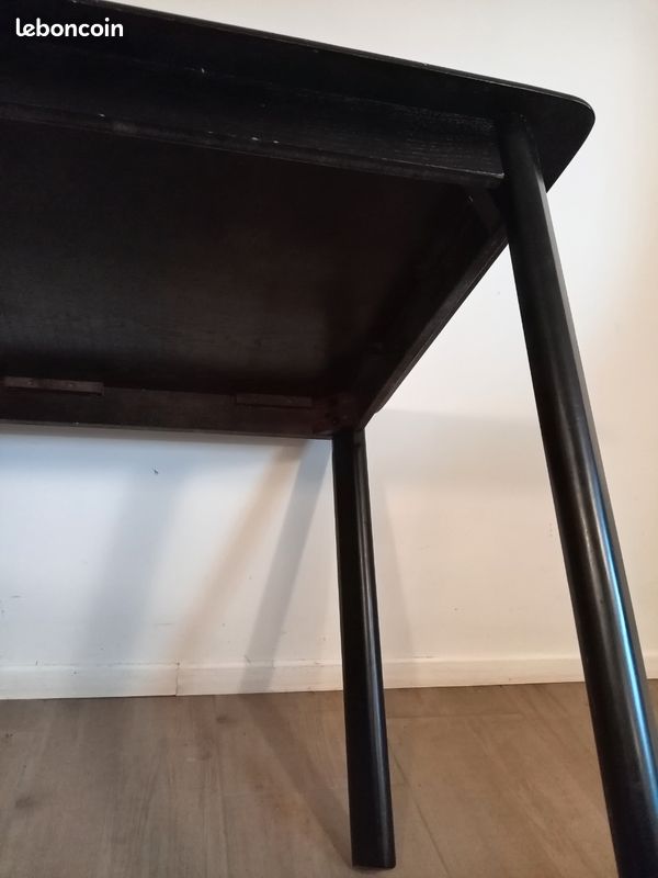 Table noire rectangulaire en bois avec sa chaise (image 7)