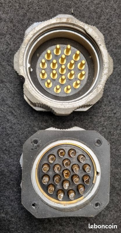 1 châssis et 1 connecteur SOCAPEX SL BM 419 AF 8941 ET SL EF 419 AR 91 11