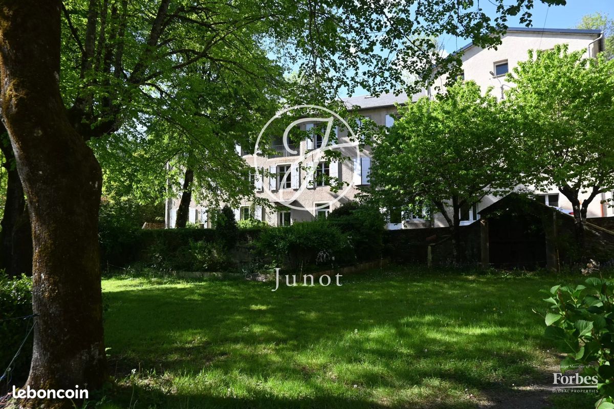 Maison 50 pièces 2800 m² · à Brassac · 2 800 m² · 498 000 €
