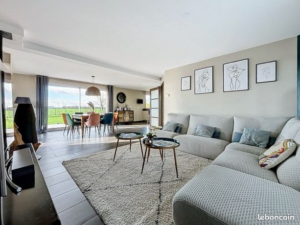 Maison individuelle à la vue dégagée