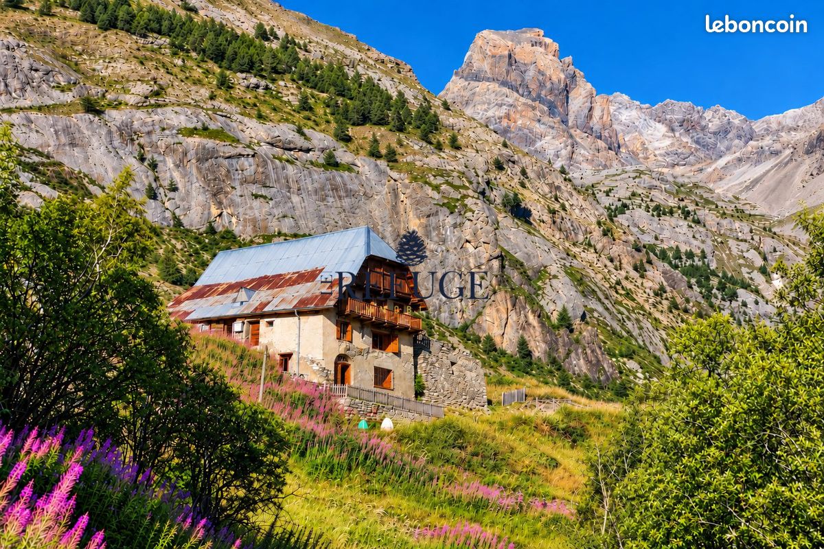 Maison 5 pièces 207 m² · à Saint-Paul-sur-Ubaye · 207 m² · 198 000 €