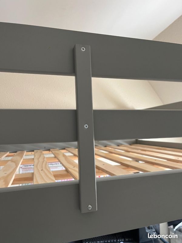 Lit mezzanine (image 6)