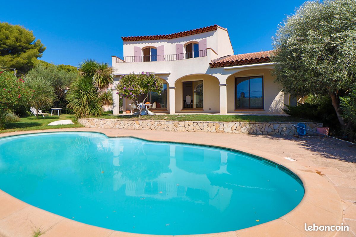 Maison 6 pièces 149 m² · à Sanary-sur-Mer · 149 m² · 1 290 000 €