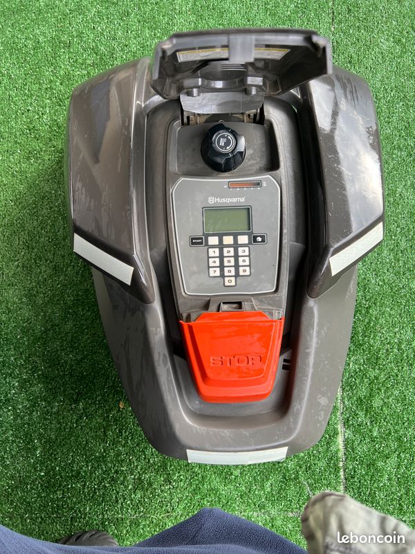 Robot tondeuse Husqvarna Automower 105 – Fonctionnel – Compact et fiable (image 8)