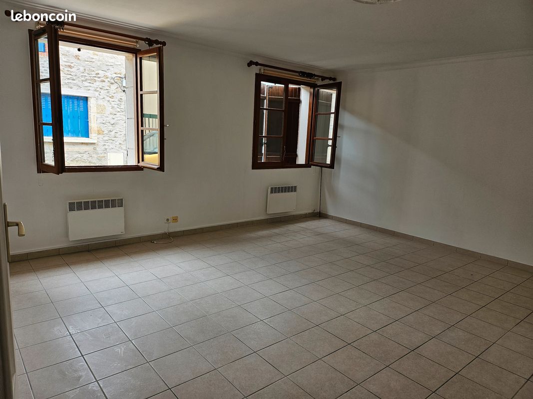 Appartement 2 pièces 58 m² · à Saint-Amand-Montrond · 58 m² · 480 €