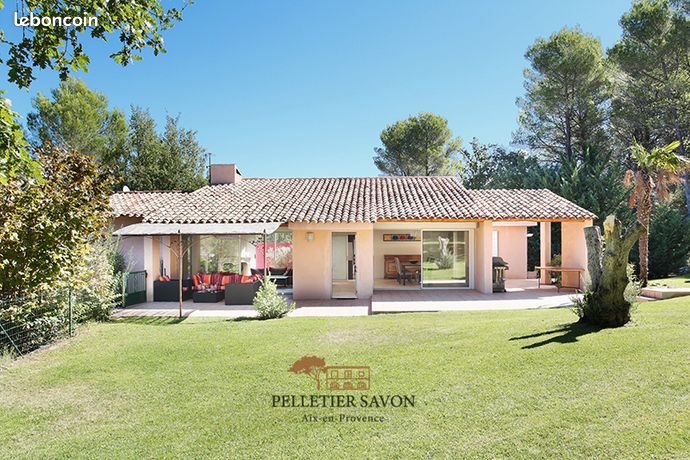 Maison 6 pièces 256 m²