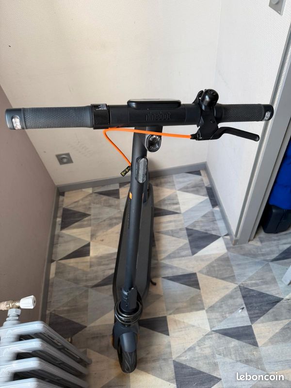 Trottinette électrique Ninebot KickScooter E2 Pro E – État neuf sous garantie (Facture) (image 1)