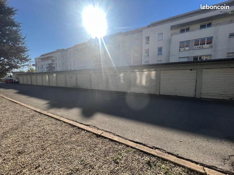 Garage Villeurbanne · 70 €/mois
