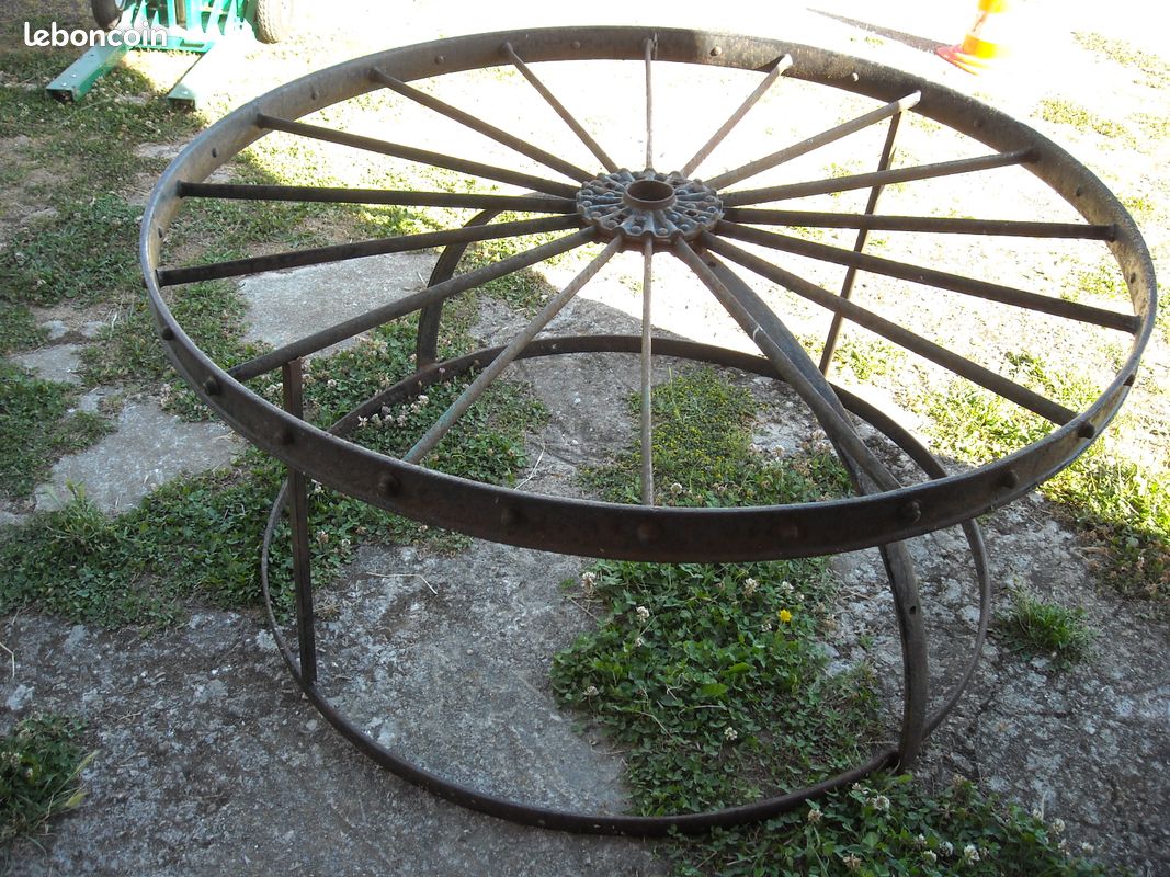 Table ronde d'extérieur, (JL 340) (image 2)
