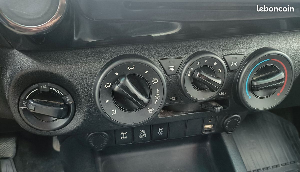 TOYOTA HILUX 4x4 DOUBLE Cabine 2.4 D4D 150 LEGENDE (image 23)