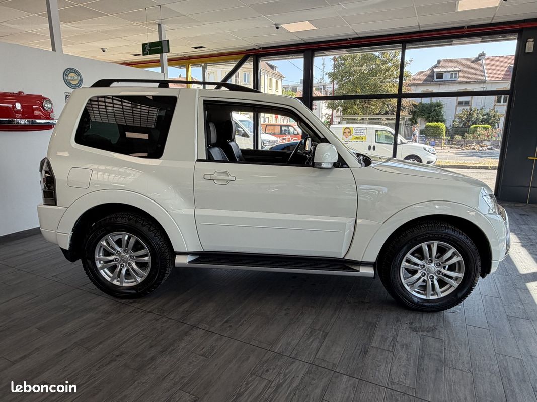 Mitsubishi Pajero 3,2L DI-D 190Ch 94 399Km (image 2)