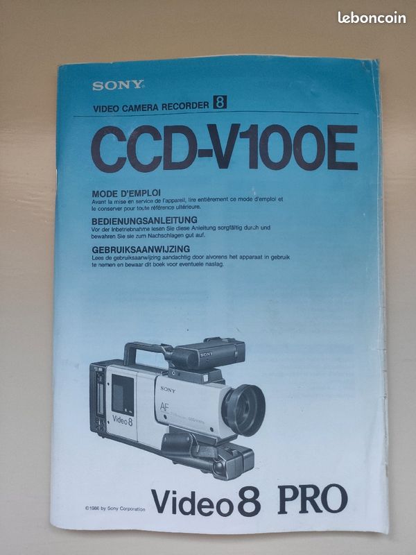 Caméscope Sony CCD-V100e (image 2)