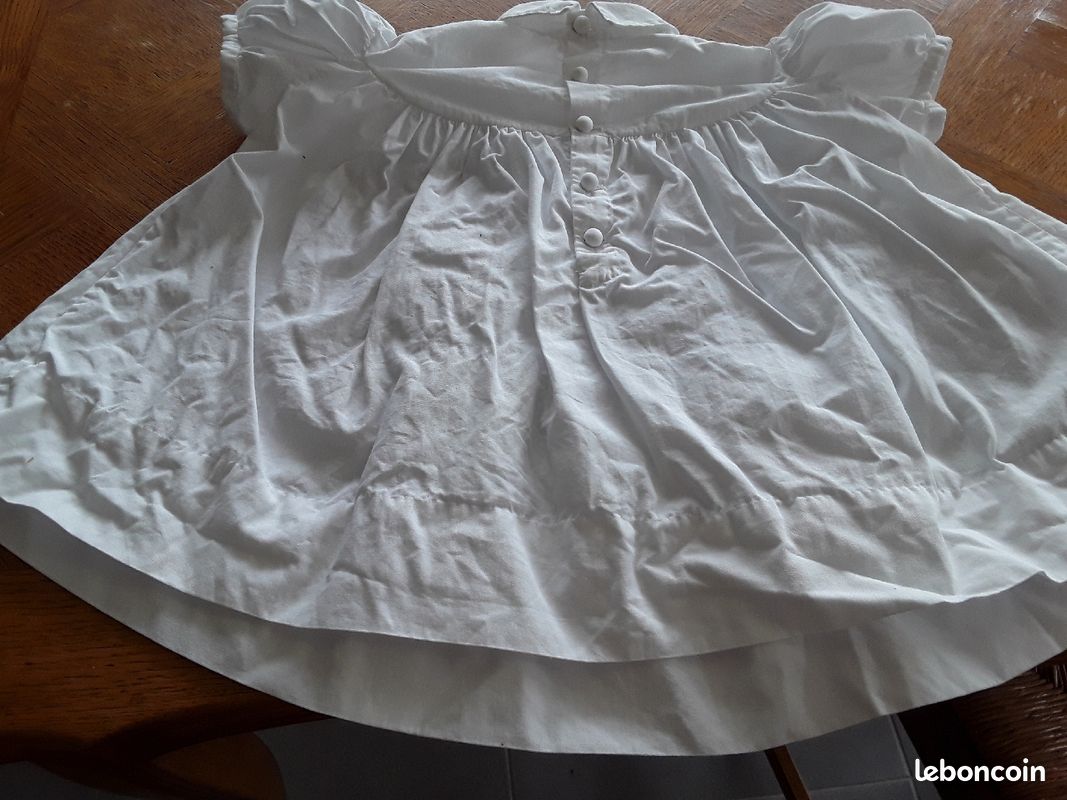 Robe de bébé ancienne brodée blanche (image 4)
