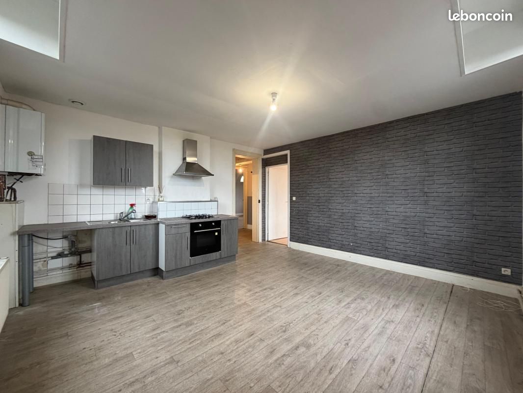 Appartement 3 pièces 94 m² · à Mortagne-du-Nord · 94 m² · 700 €/mois