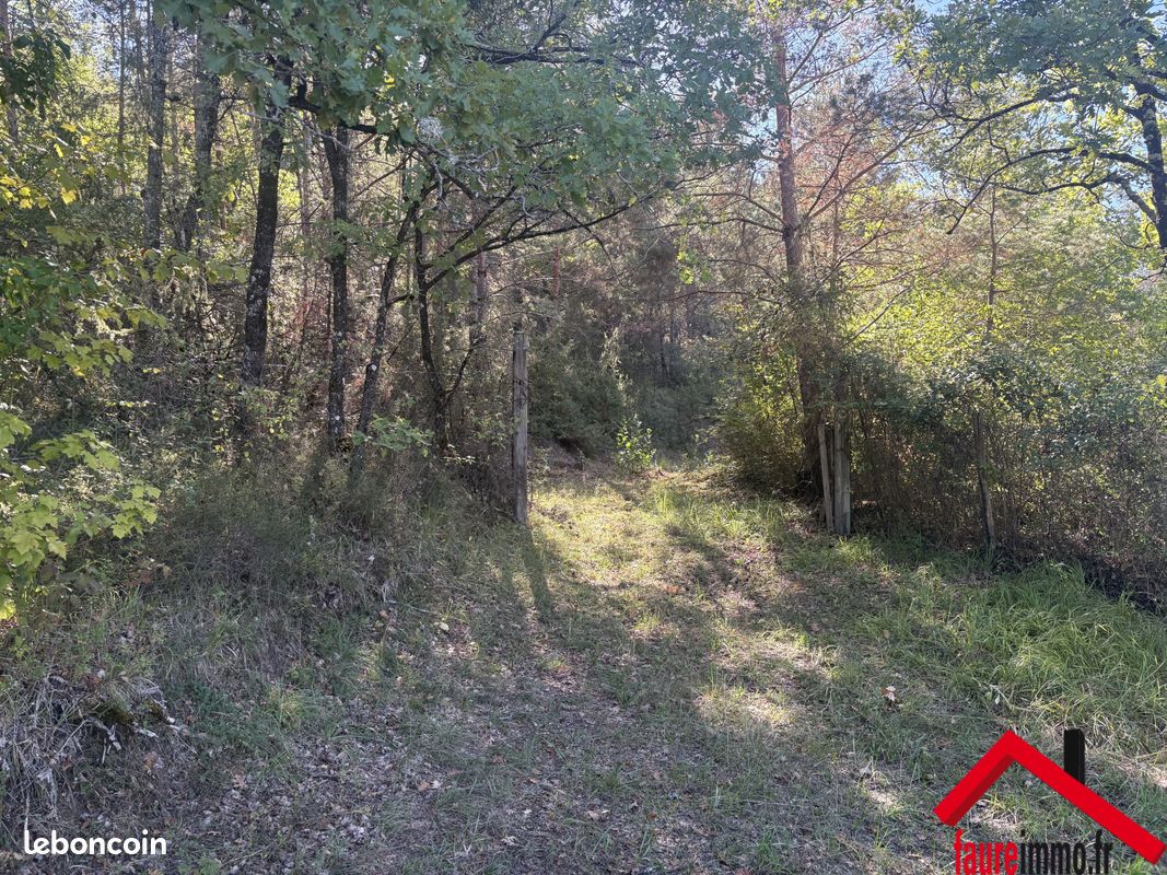 Terrain 2634 m² · à Chasteaux · 2 634 m² · 44 900 €