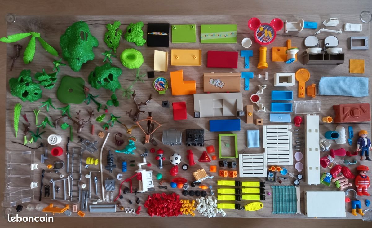 Lot De Pièces Détachées Playmobil - Personnages Avec Gilets - Catégorie 5 Réf.39 - Occasion