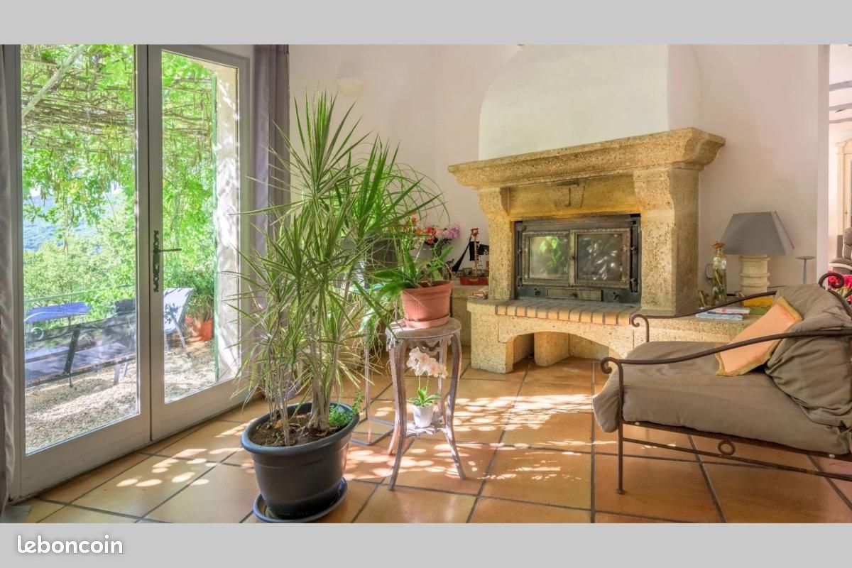 Maison 9 pièces 265 m² · à Rognes · 265 m² · 995 000 €