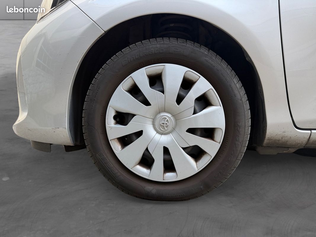 TOYOTA YARIS Hybride 100 ch Dynamic Caméra De Recul Radar De Recul Ouverture Fermeture sans clé Keyless GPS Boîte Auto Garantie 12 mois (image 21)