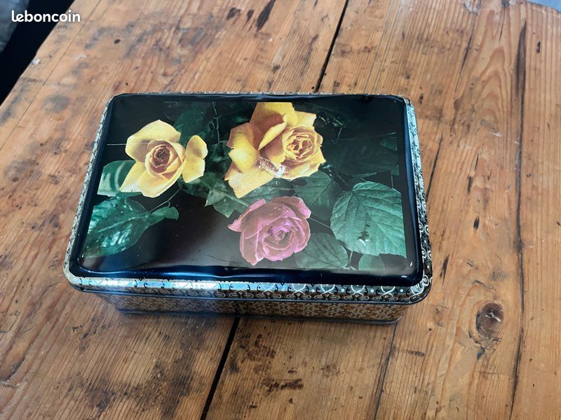 Boîtes roses des années 1960 - France