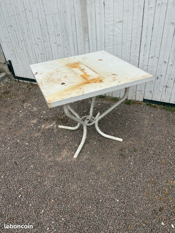 Table bistrot métallique ancienne 80 x 80 cm (image 1)