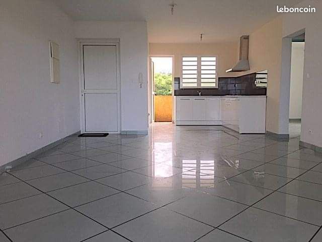 Appartement 3 pièces 70 m² · à Saint-Pierre · 70 m² · 900 €/mois