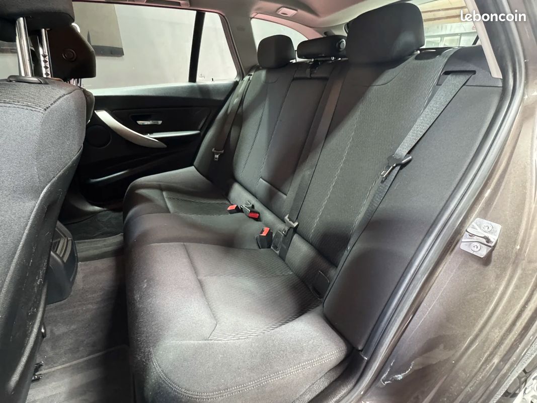 BMW Serie 3 318d Business BVA / Hayon Électrique / Radar de Stationnement (image 21)