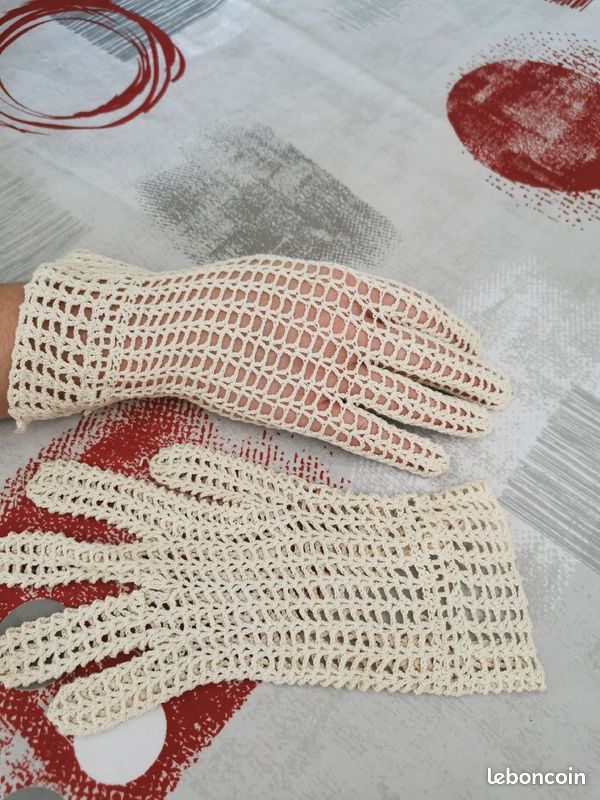 Ancien gant en dentelle (image 1)