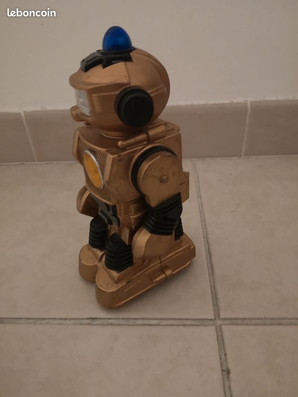 Robot - International Distribution France 1985 - Thunder Bot (neuf en