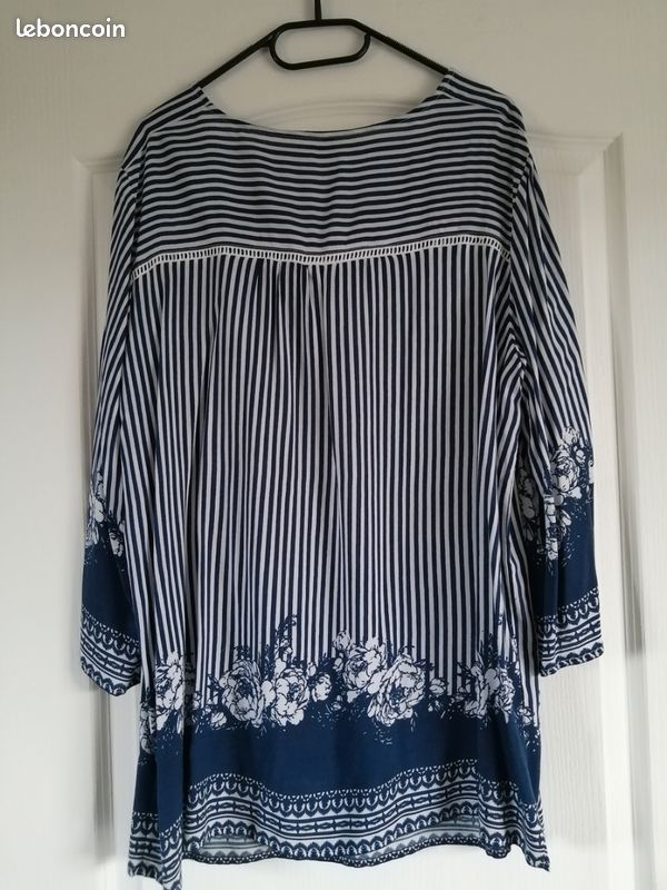 Tunique BLANCHE PORTE TAILLE 48/50 Vêtements