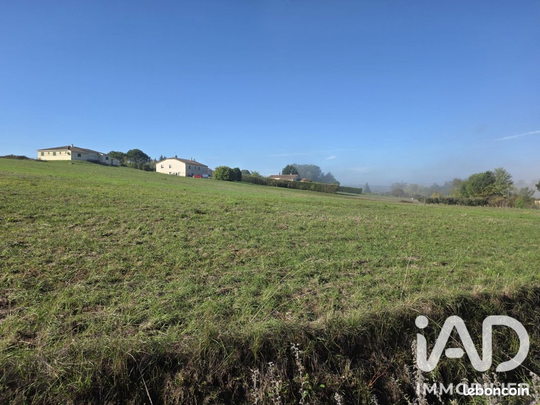 Terrain 1550 m² · à Saussignac · 1 550 m² · 28 000 €