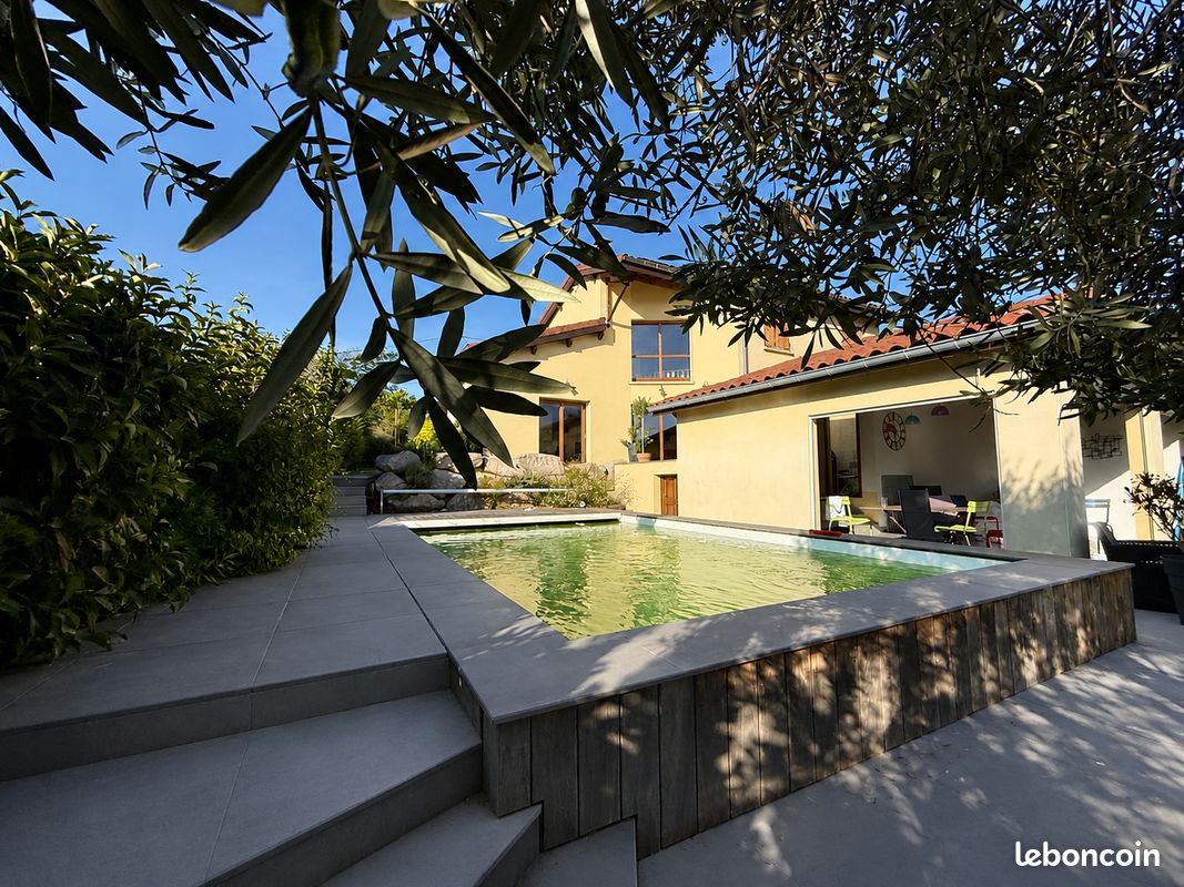 Maison 8 pièces 200 m² · à Vaugneray · 200 m² · 875 000 €