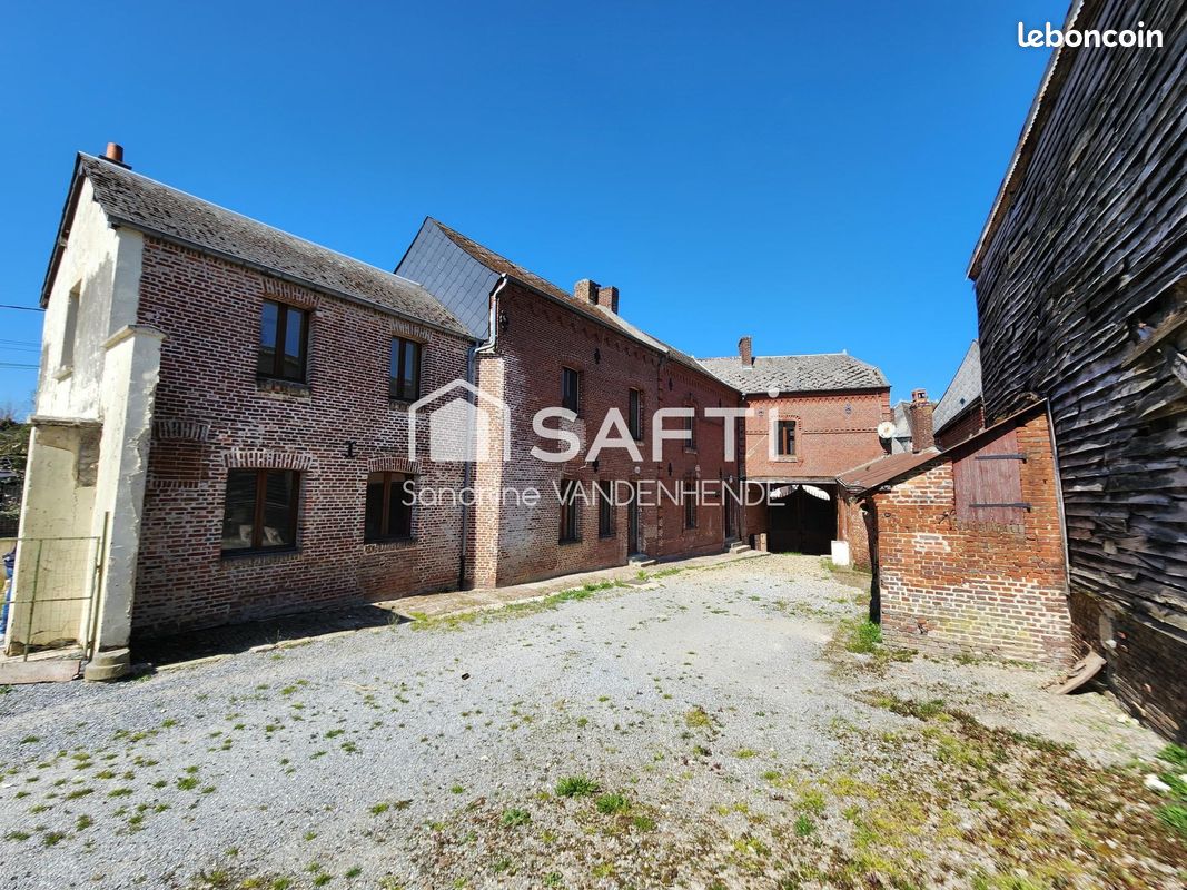 Maison 7 pièces 214 m² · à Rozoy-sur-Serre · 214 m² · 129 000 €