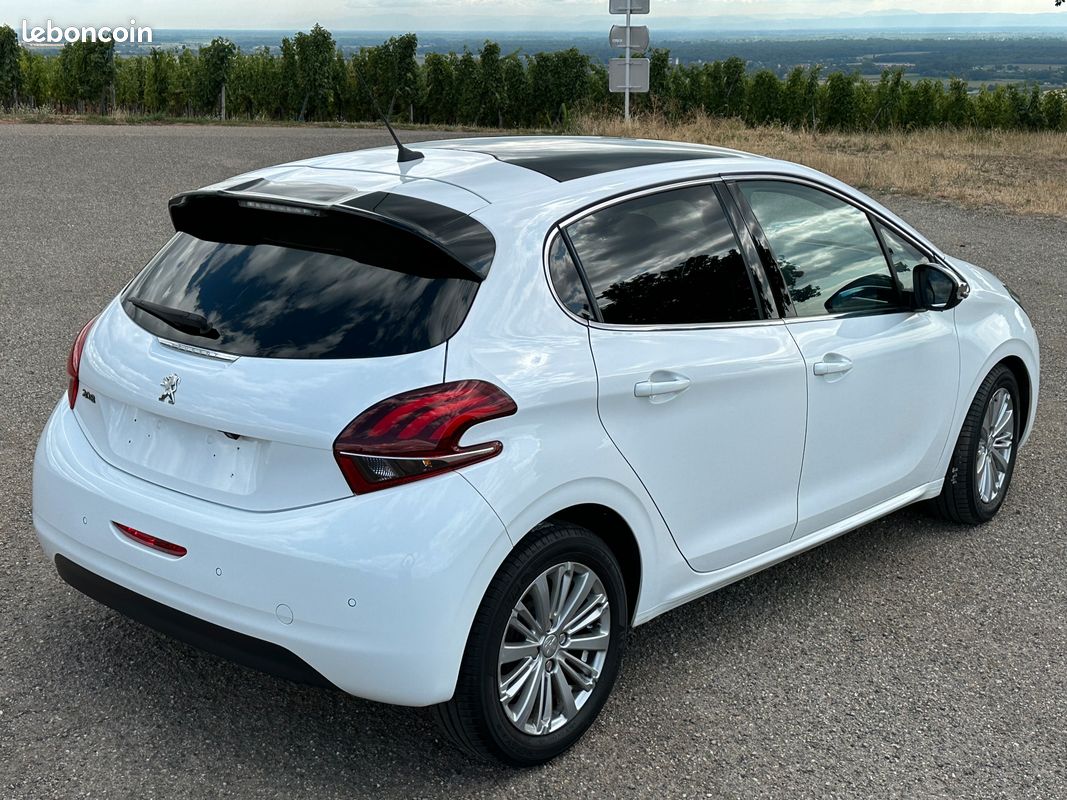 PEUGEOT 208 Allure 1.2 PureTech 82CV S&S BVM5 (image 2)