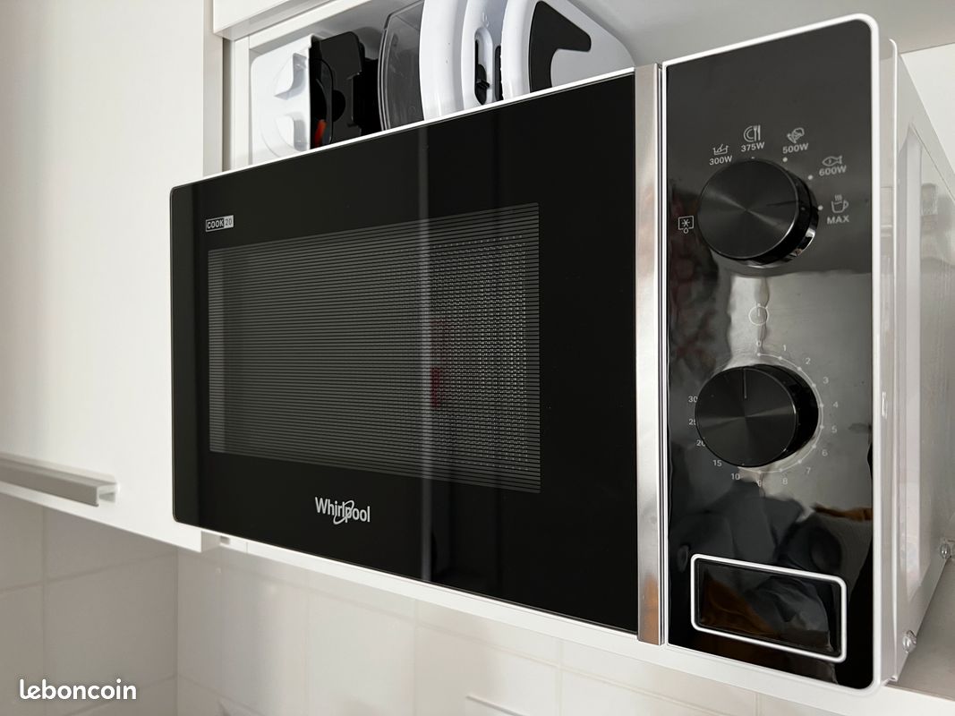 Micro-ondes Whirlpool MWP 101 W – 20L – 700W – Très bon état (image 4)