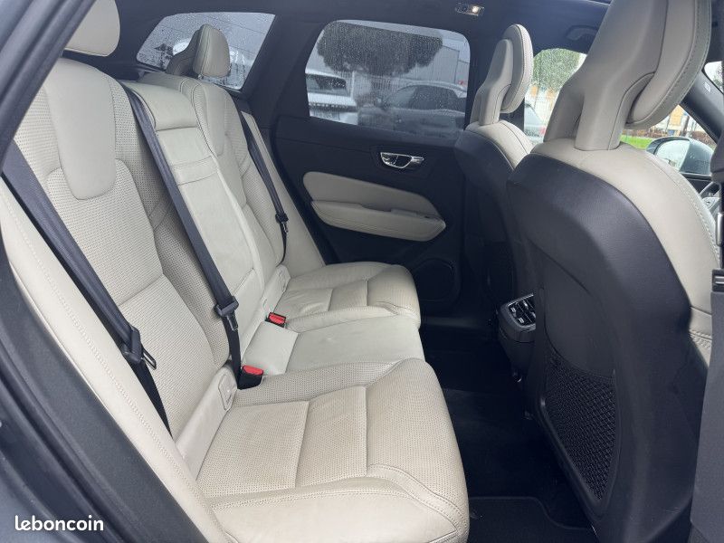 Volvo XC60 D5 ADBLUE AWD 235 CH INSCRIPTION LUXE GEARTRONIC (image 16)