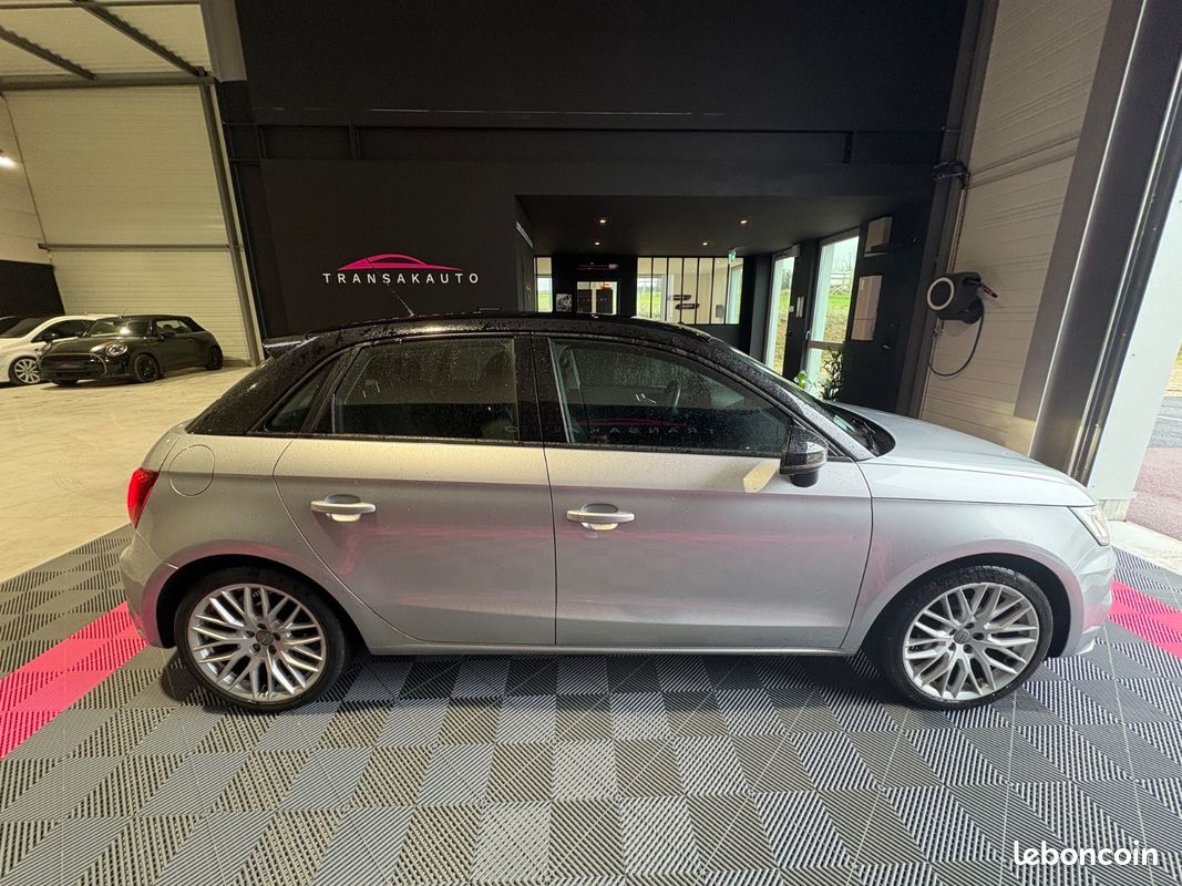 AUDI A1 SPORTBACK 1.0 TFSI ultra 95 S tronic 7 Midnight Series / JANTES 17 / PHARES AUTOMATIQUES (image 7)