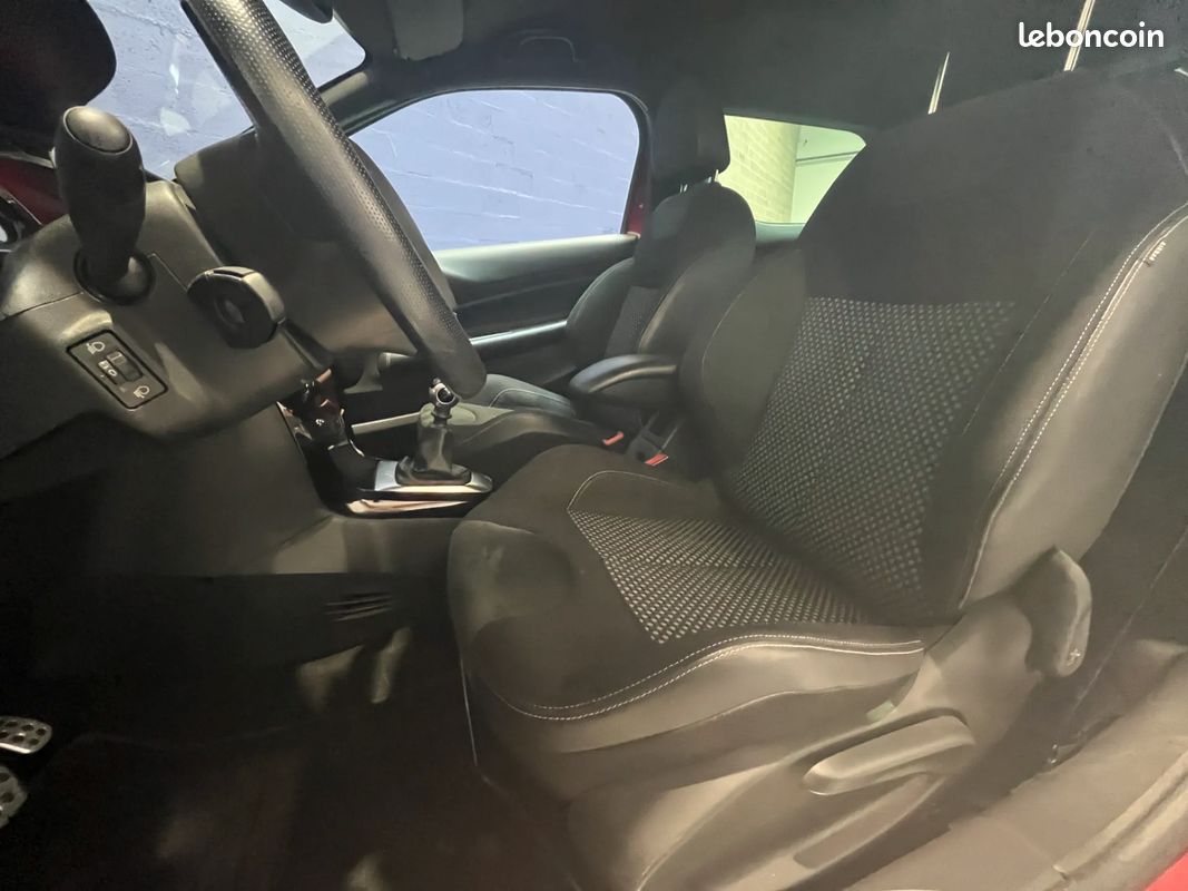 CITROEN DS3 1.6 THP 156 cv Sport Chic - Suivi complet - Radar de recul - Climatisation (image 9)