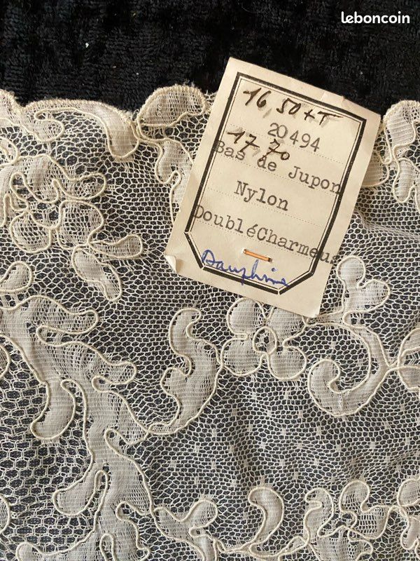 George Femmes demi-jupon 19 avec délicate bordure festonnée en dentelle extensible. Taille: P