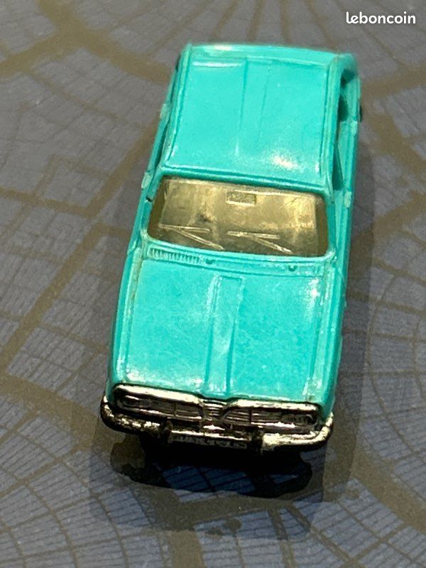 Miniature Norev Renault R16 Porte-Clés 1/86 - Bleue - Occasion